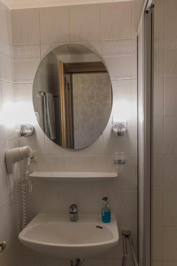 Hotel Five Seasons Фюрт Экстерьер фото